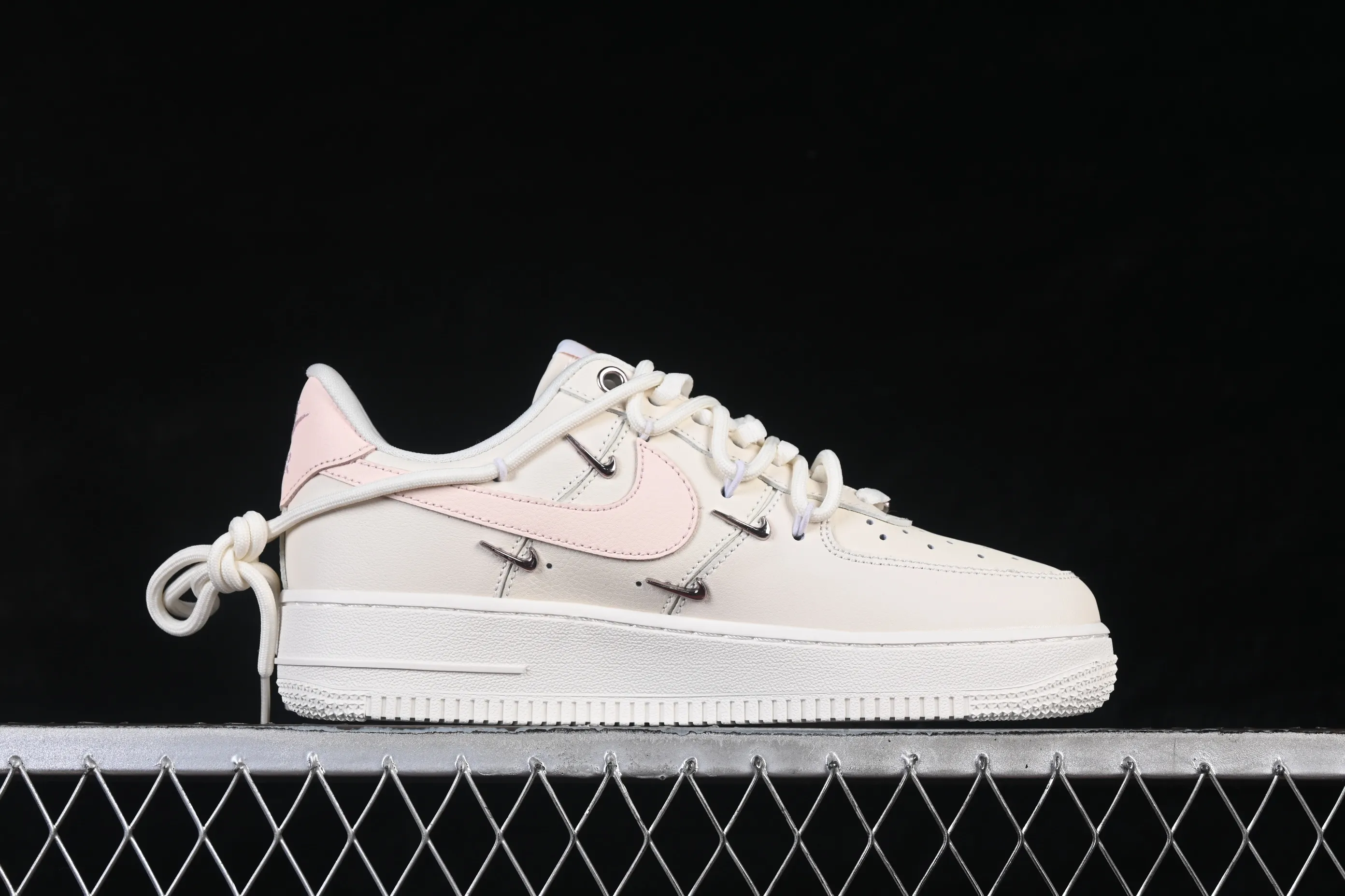 All categories Nk Air Force 1 Air Force series Nk Air Force 1 Low Air Force low-top Nike Air Force 1'07 Low Valentine's Day limited Air Force 1 low-top casual sneakers FV8110-181